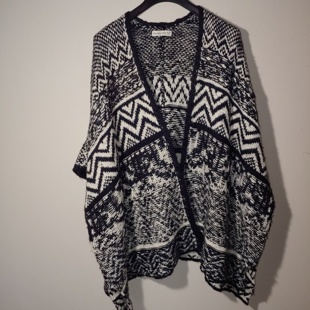 Abercrombie & Fitch Aztec Pattern Chunky Knit Oversized Cardigan Vest OS Black